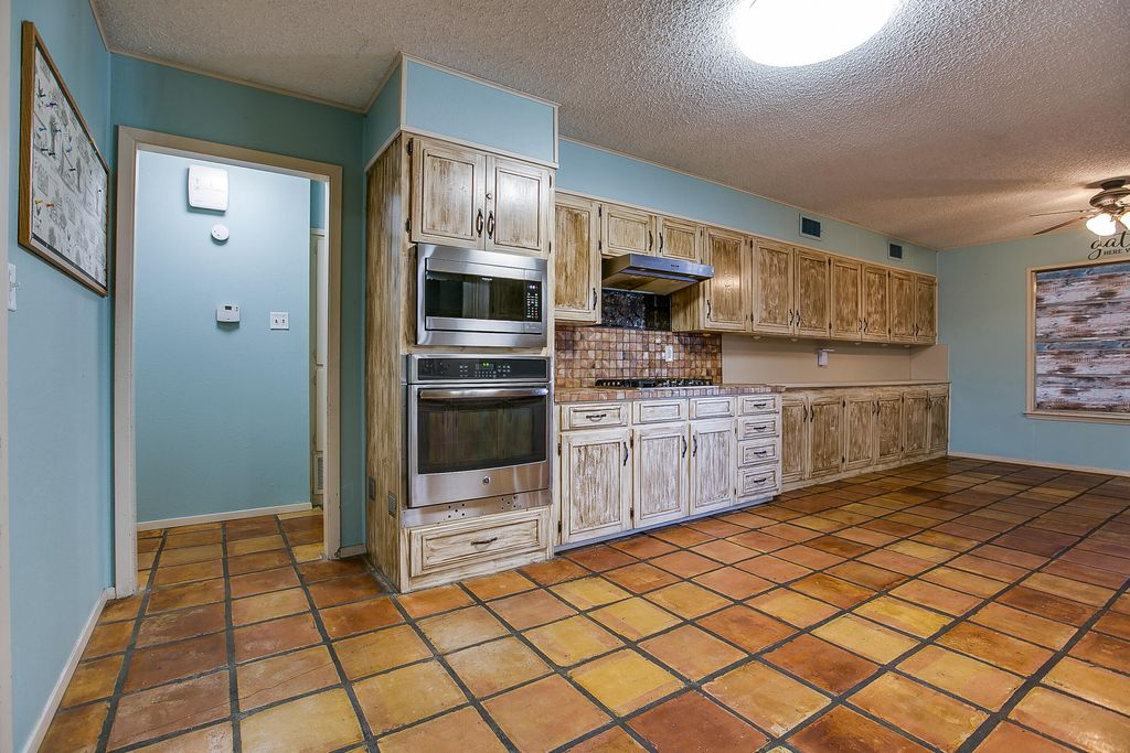 Image 13 of property listing at 3002 Palo Duro Drive, San Angelo, TX 76904