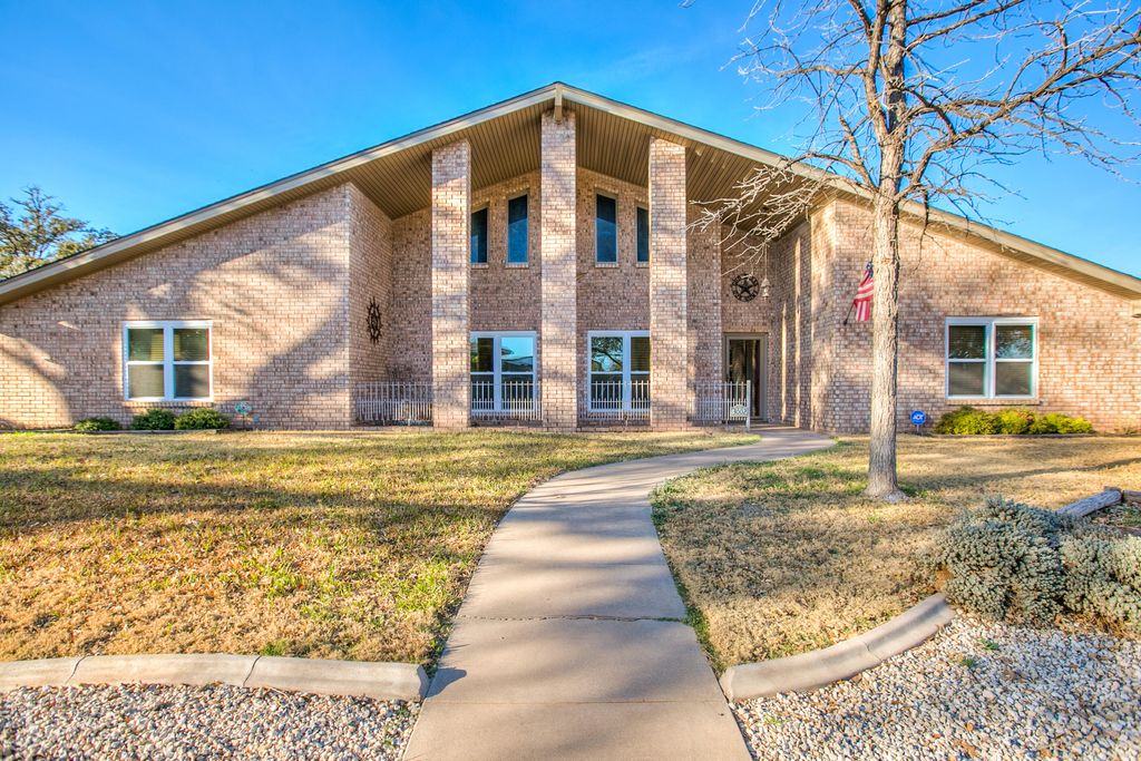 Image 2 of property listing at 3002 Palo Duro Drive, San Angelo, TX 76904