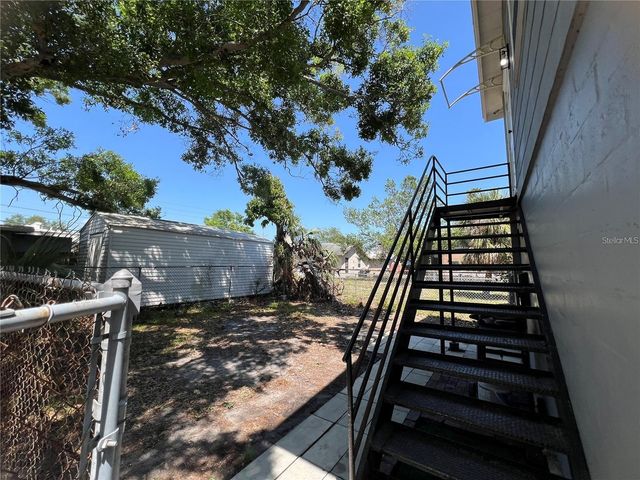 2727 17TH STREET N, St Petersburg, FL 33713