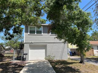 2727 17TH STREET N, St Petersburg, FL 33713