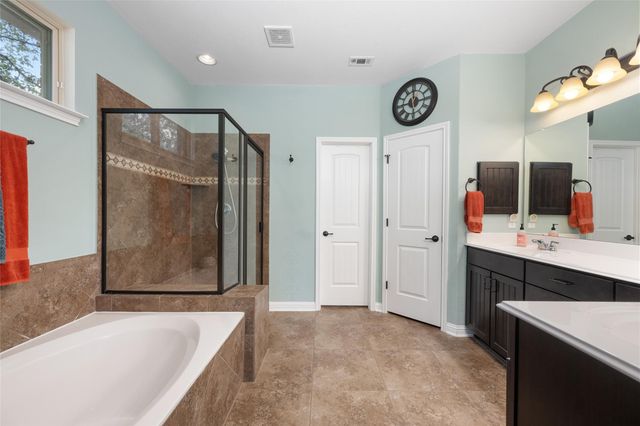 109 Lombardia DR, Lakeway, TX 78734