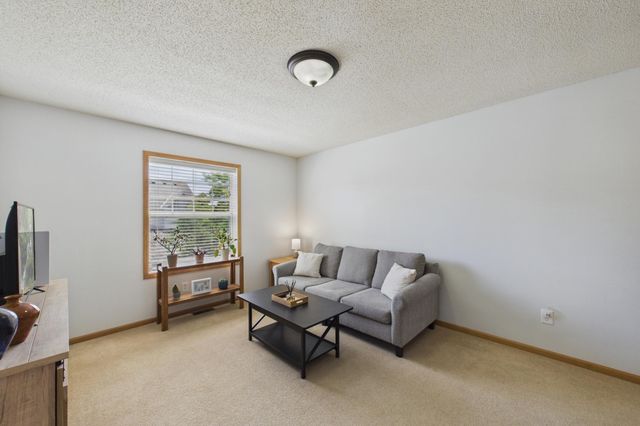 6612 Lamplight Drive, Albertville, MN 55301