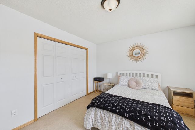 6612 Lamplight Drive, Albertville, MN 55301