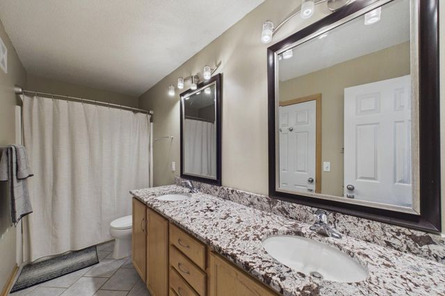 6612 Lamplight Drive, Albertville, MN 55301