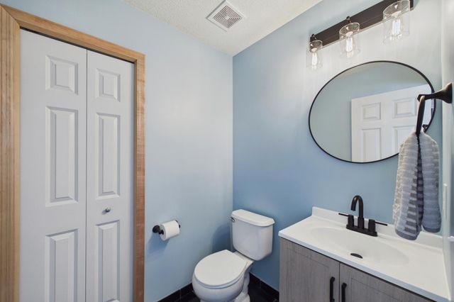 6612 Lamplight Drive, Albertville, MN 55301