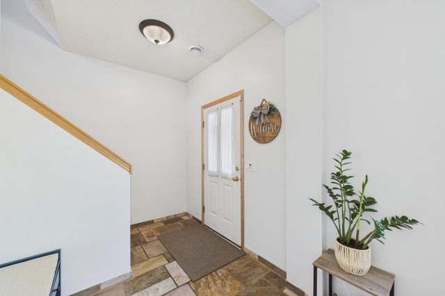 6612 Lamplight Drive, Albertville, MN 55301