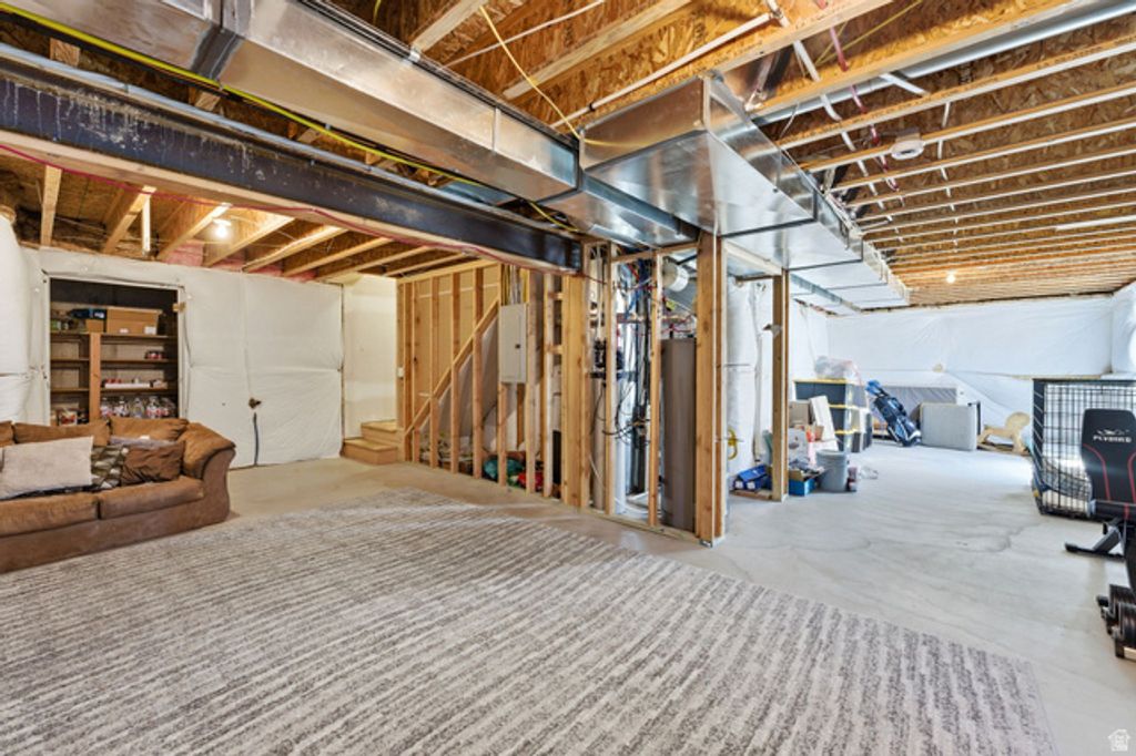 Image 25 of property listing at 1131 S 1325 W, Clearfield, UT 84015