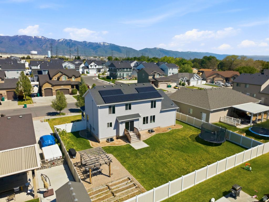 Image 32 of property listing at 1131 S 1325 W, Clearfield, UT 84015