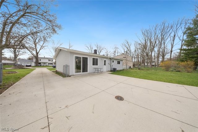 3538 Clayton Drive, North Olmsted, OH 44070