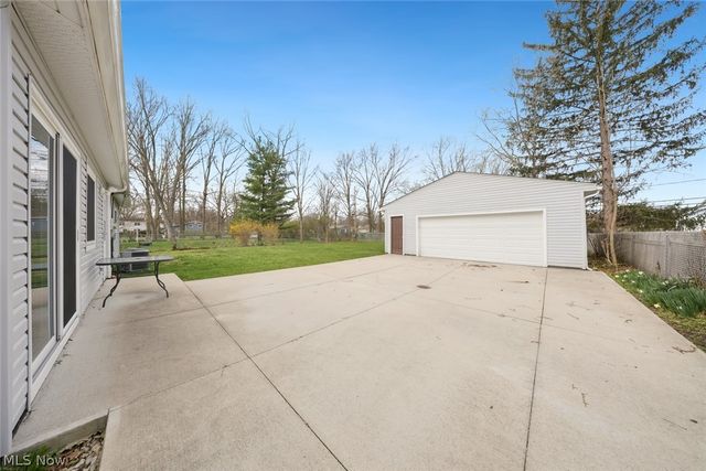 3538 Clayton Drive, North Olmsted, OH 44070