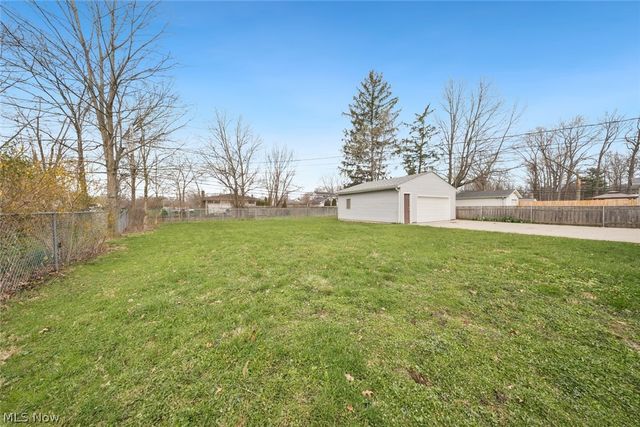 3538 Clayton Drive, North Olmsted, OH 44070