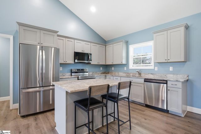 745 Dave Nix Road, Seneca, SC 29678