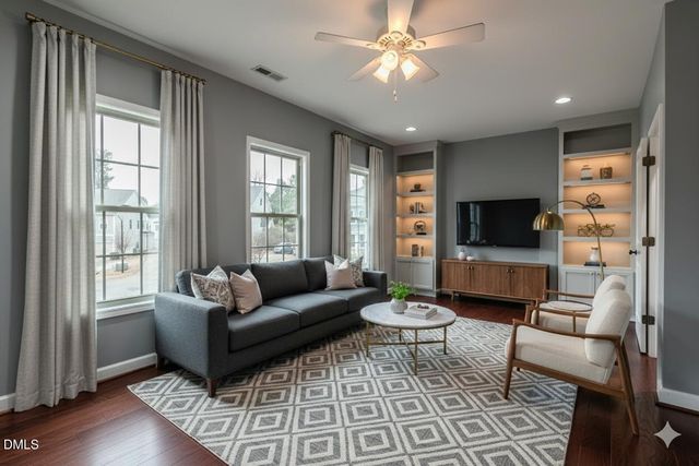 105 Larkhaven Place, Apex, NC 27539