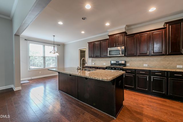 105 Larkhaven Place, Apex, NC 27539