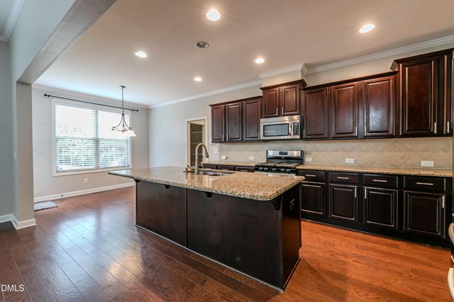 105 Larkhaven Place, Apex, NC 27539