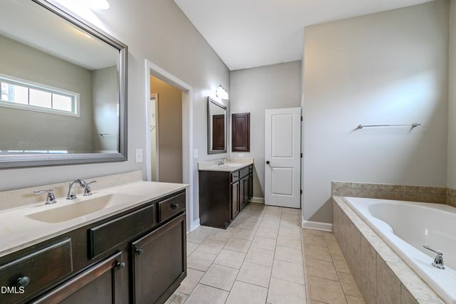 105 Larkhaven Place, Apex, NC 27539