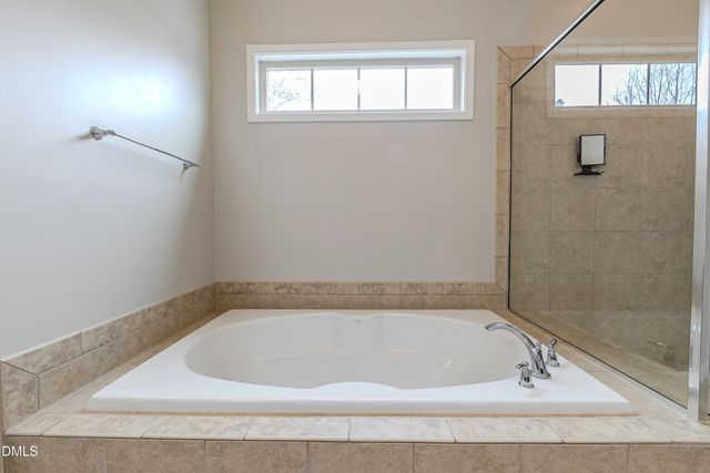 105 Larkhaven Place, Apex, NC 27539