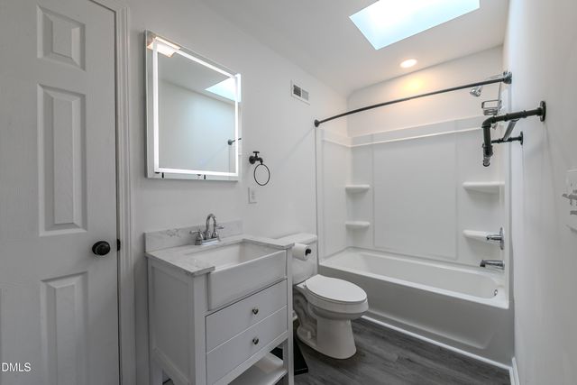 105 Larkhaven Place, Apex, NC 27539