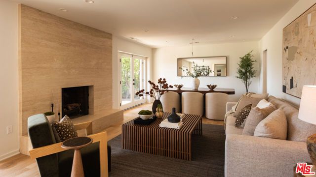 8657 Metz Place, West Hollywood, CA 90069