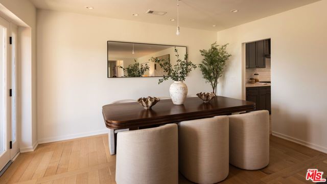 8657 Metz Place, West Hollywood, CA 90069