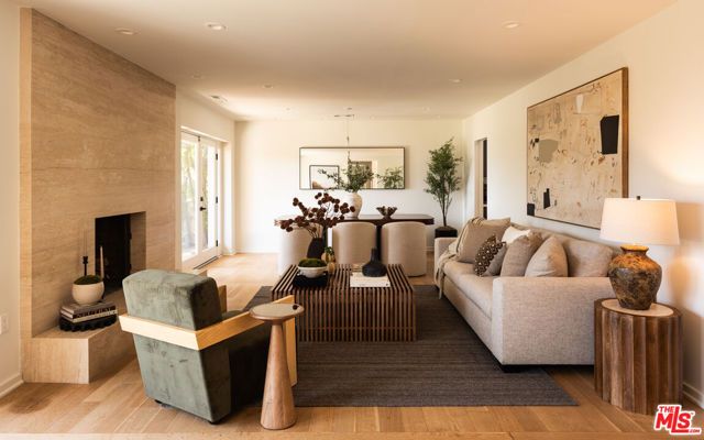 8657 Metz Place, West Hollywood, CA 90069