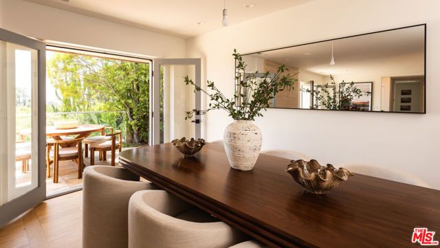 8657 Metz Place, West Hollywood, CA 90069