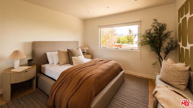 8657 Metz Place, West Hollywood, CA 90069
