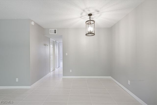 3225 E Riverside DR 63-F, Fort Myers, FL 33905