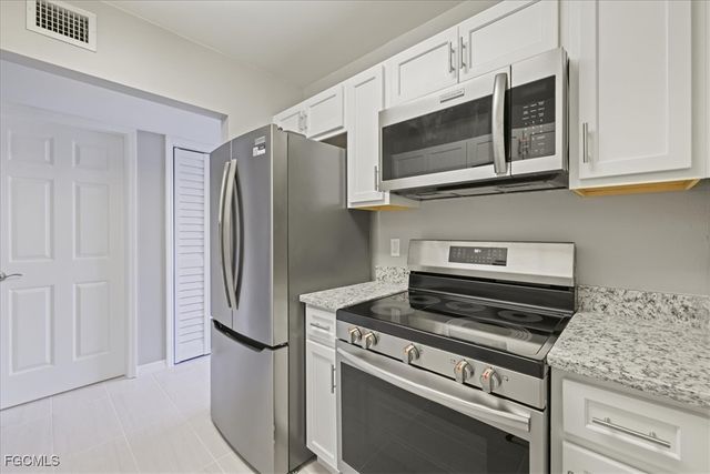 3225 E Riverside DR 63-F, Fort Myers, FL 33905