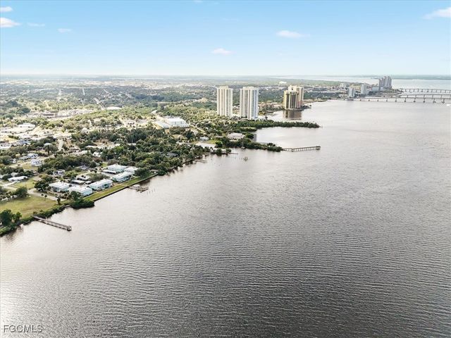 3225 E Riverside DR 63-F, Fort Myers, FL 33905