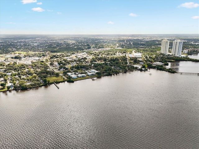 3225 E Riverside DR 63-F, Fort Myers, FL 33905