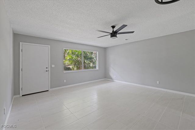 3225 E Riverside DR 63-F, Fort Myers, FL 33905