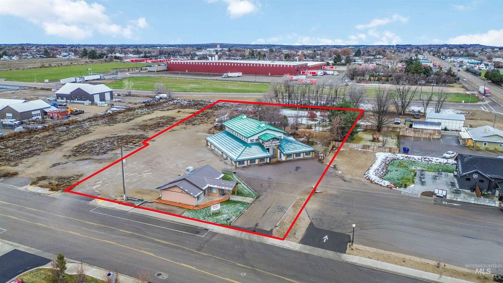 888 N Whitley Dr, Fruitland, ID 83619 photo 2