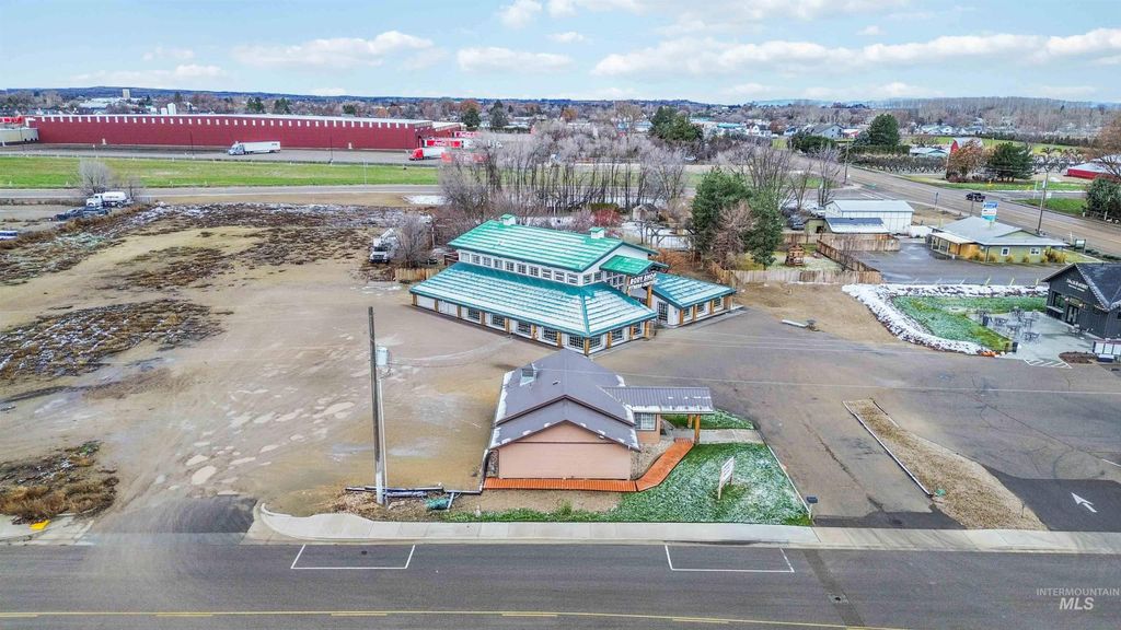 888 N Whitley Dr, Fruitland, ID 83619 photo 5