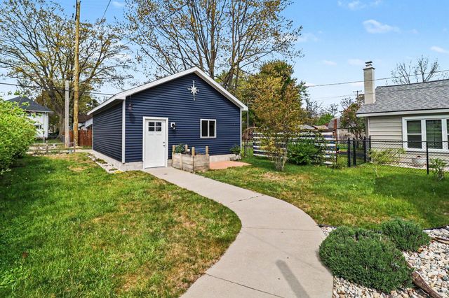 603 N Rowe Street, Ludington, MI 49431
