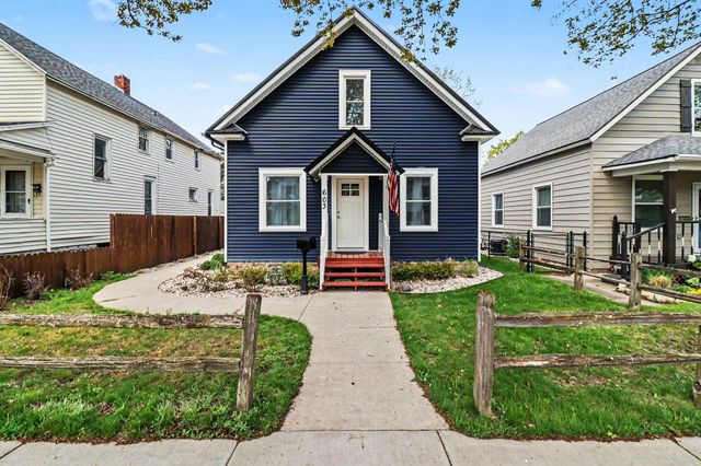 603 N Rowe Street, Ludington, MI 49431