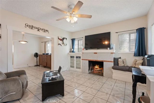 3006 E Mckenzie, Fresno, CA 93701