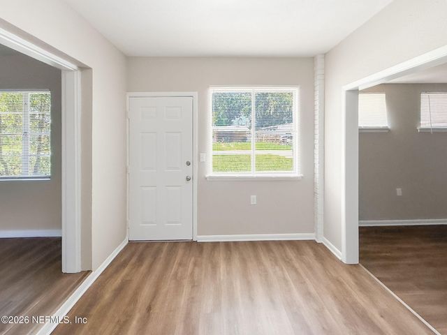 2942 CHRISTOPHER Road, Jacksonville, FL 32217