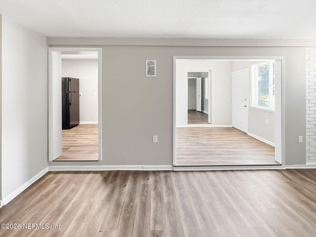 2942 CHRISTOPHER Road, Jacksonville, FL 32217