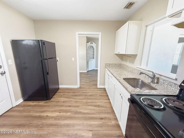 2942 CHRISTOPHER Road, Jacksonville, FL 32217