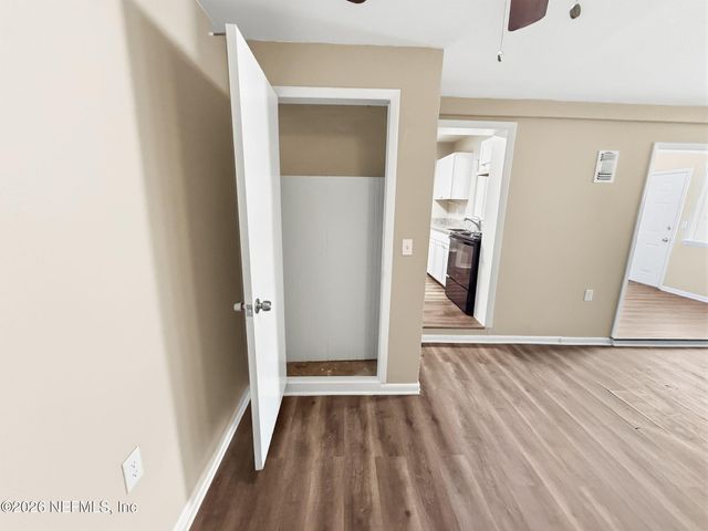 2942 CHRISTOPHER Road, Jacksonville, FL 32217