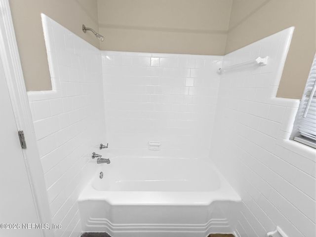 2942 CHRISTOPHER Road, Jacksonville, FL 32217