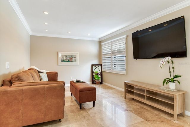 2403 W CHICAGO AVENUE, Tampa, FL 33629