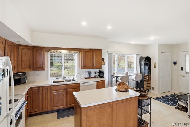 749 Lake Road, Porter, NY 14174