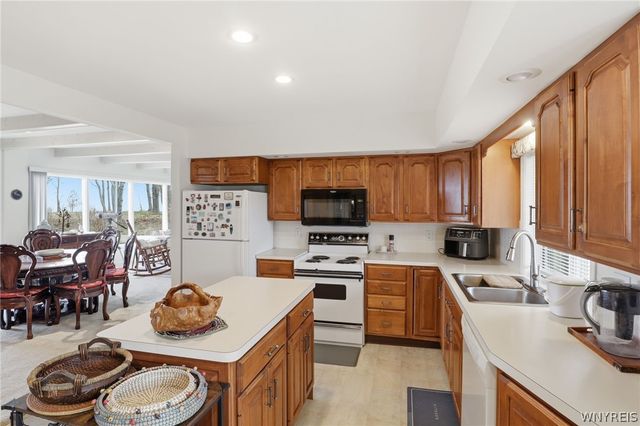 749 Lake Road, Porter, NY 14174