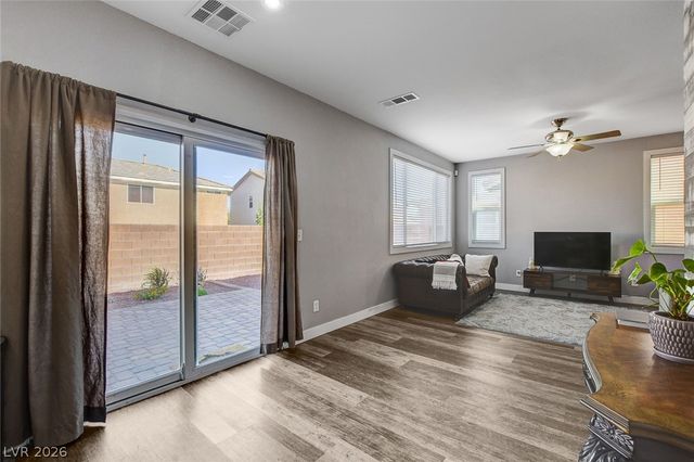 10202 Deep Glen Street, Las Vegas, NV 89178