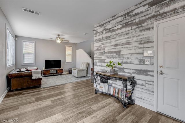 10202 Deep Glen Street, Las Vegas, NV 89178