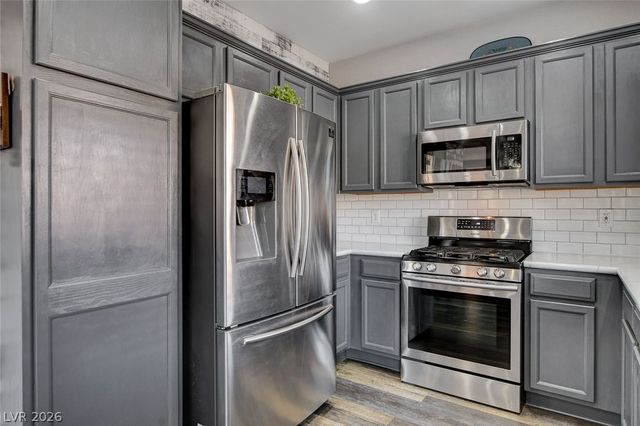 10202 Deep Glen Street, Las Vegas, NV 89178