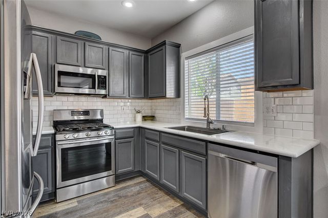 10202 Deep Glen Street, Las Vegas, NV 89178