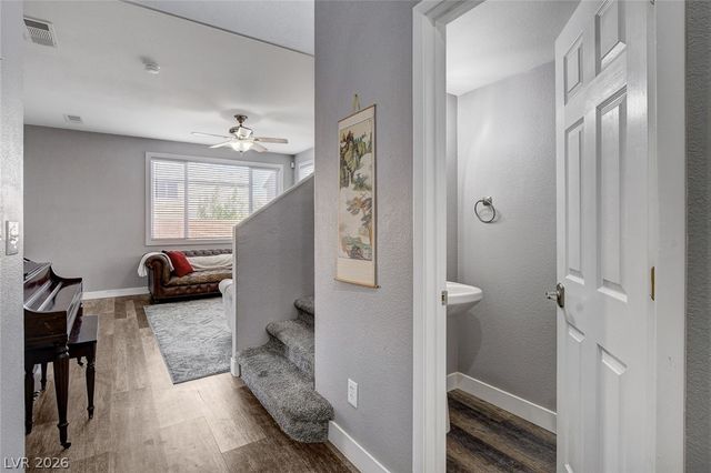 10202 Deep Glen Street, Las Vegas, NV 89178